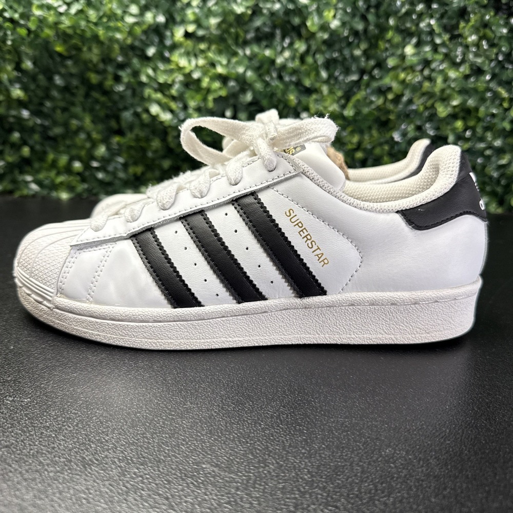 Adidas Superstar Sneakers Kids Size 4 White Athletic Leather Walking Shoes